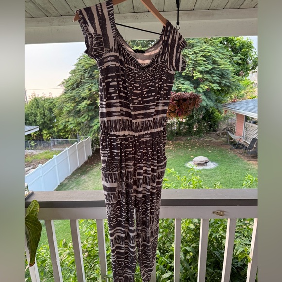 Grey & White Off-Shoulder Jumpsuit, Made in Hawaii - Picture 4 of 10